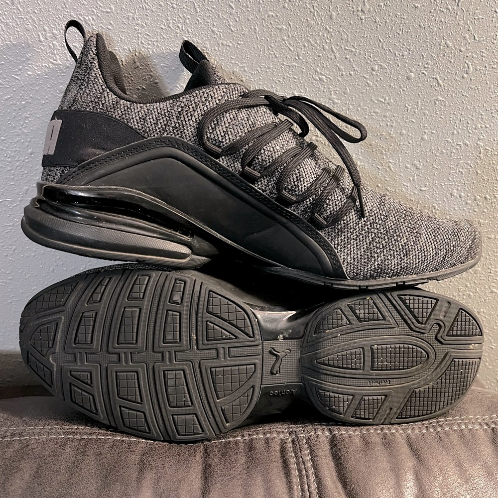 Men’s Puma Axelions!